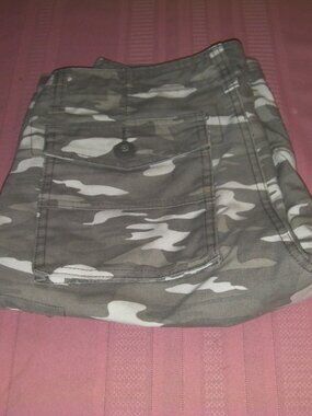 Mens EFFECT sz 30 Camouflage Shorts NEW